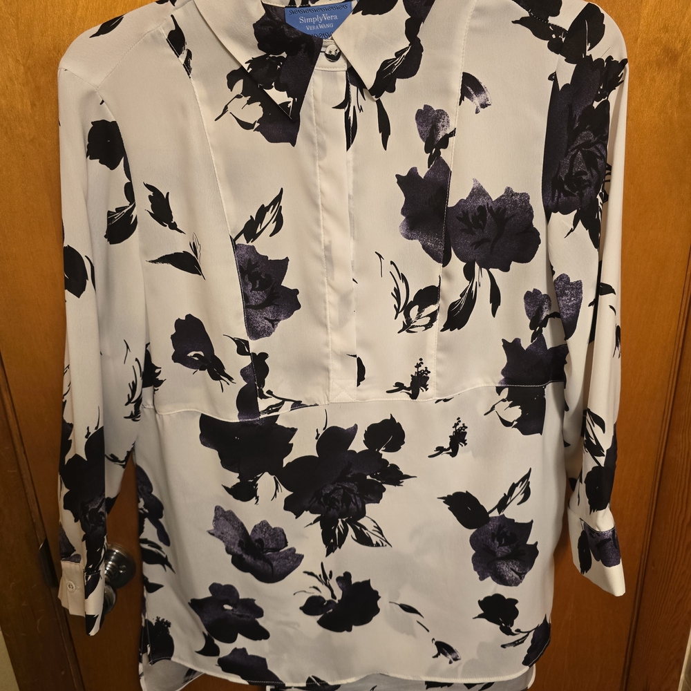 Simply Vera Vera Wang White Blouse with Black and Deep Purple Floral Print